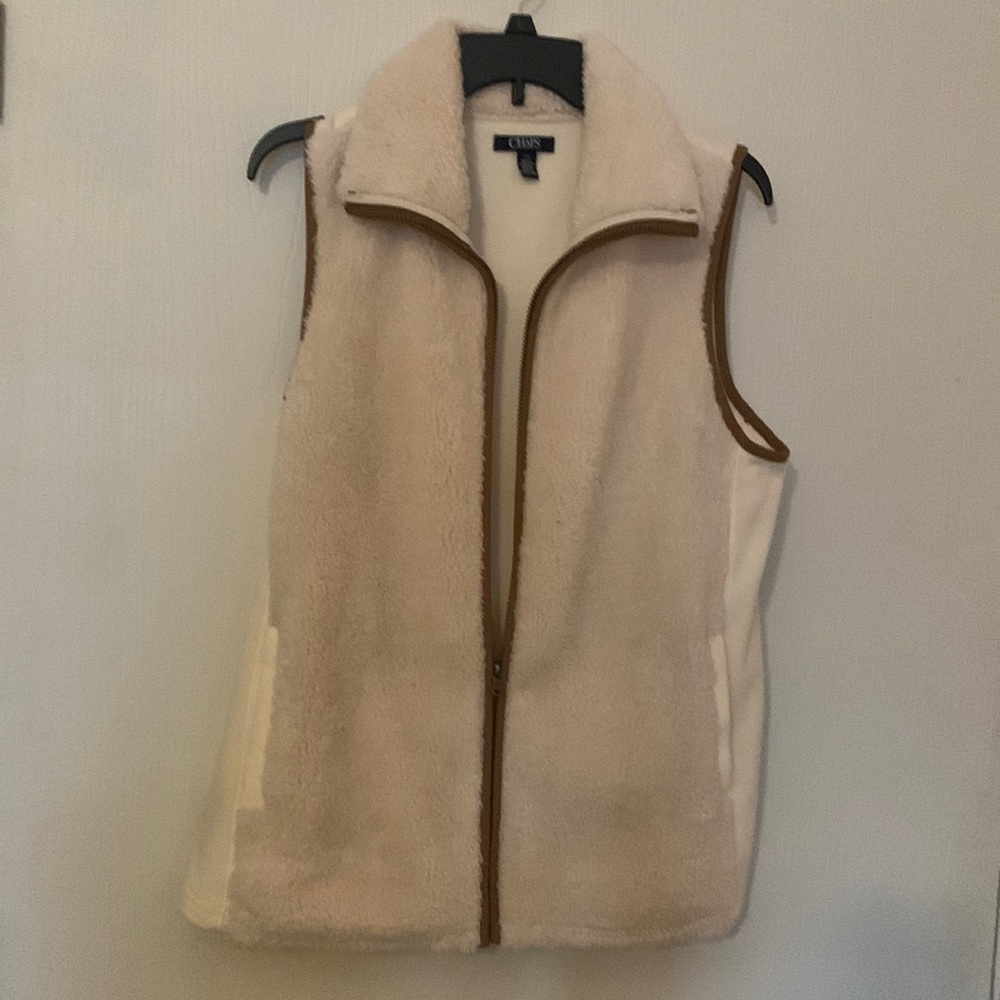Stylish vest made by chaps